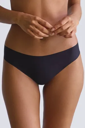 Butter Mid-Rise Thong. Size M (UK 12-14)