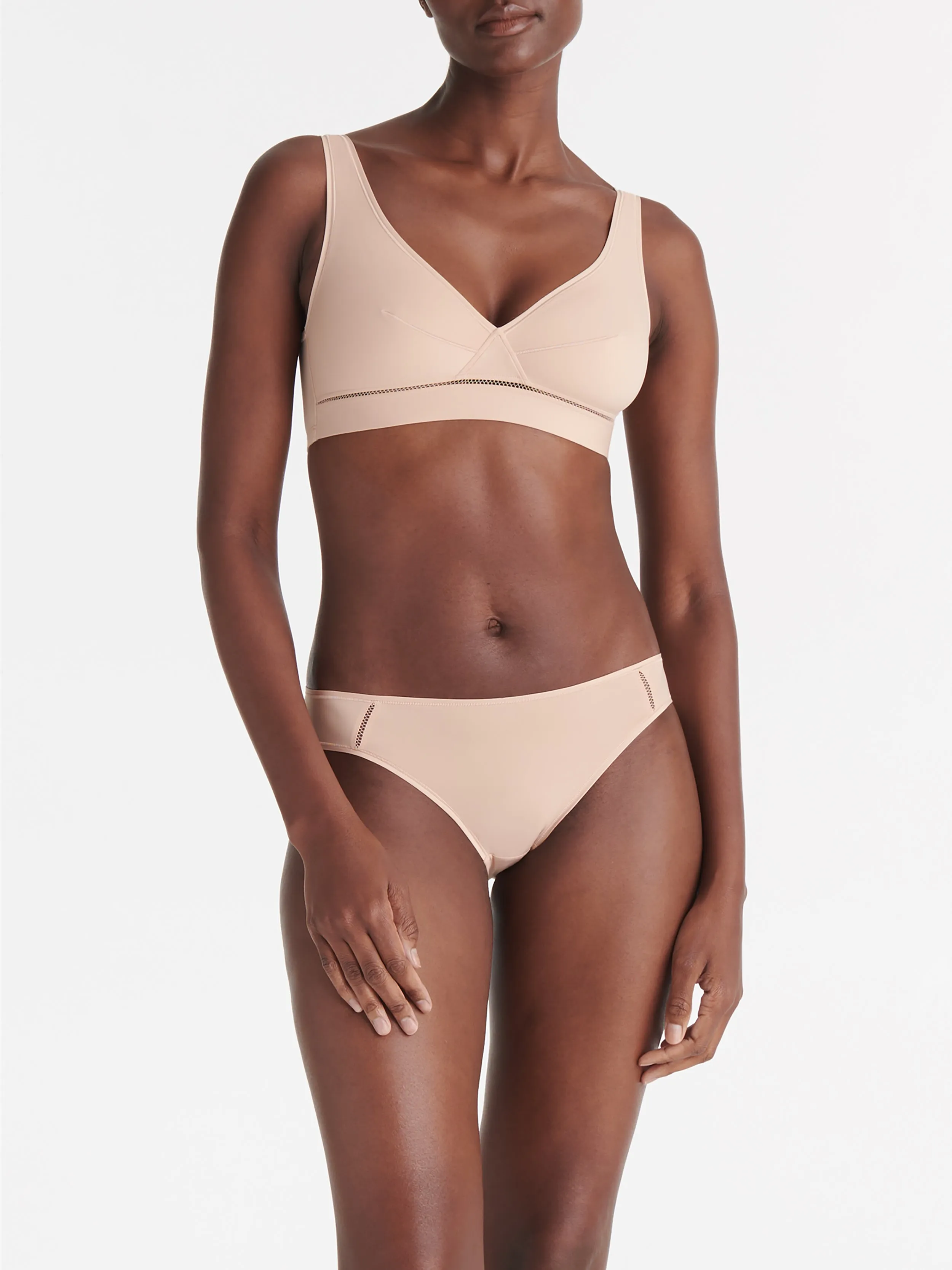 Enora Brief Make Up